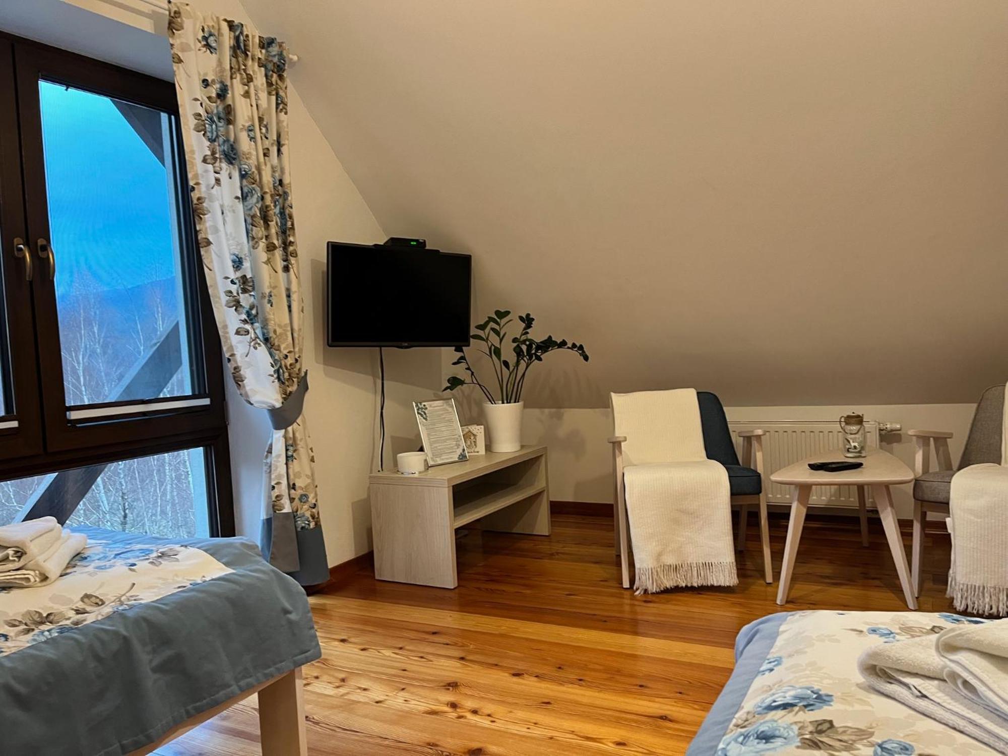 Apartamety I Pokoje Goscinne Na Jaskolczej Сверадув-Здруй Экстерьер фото