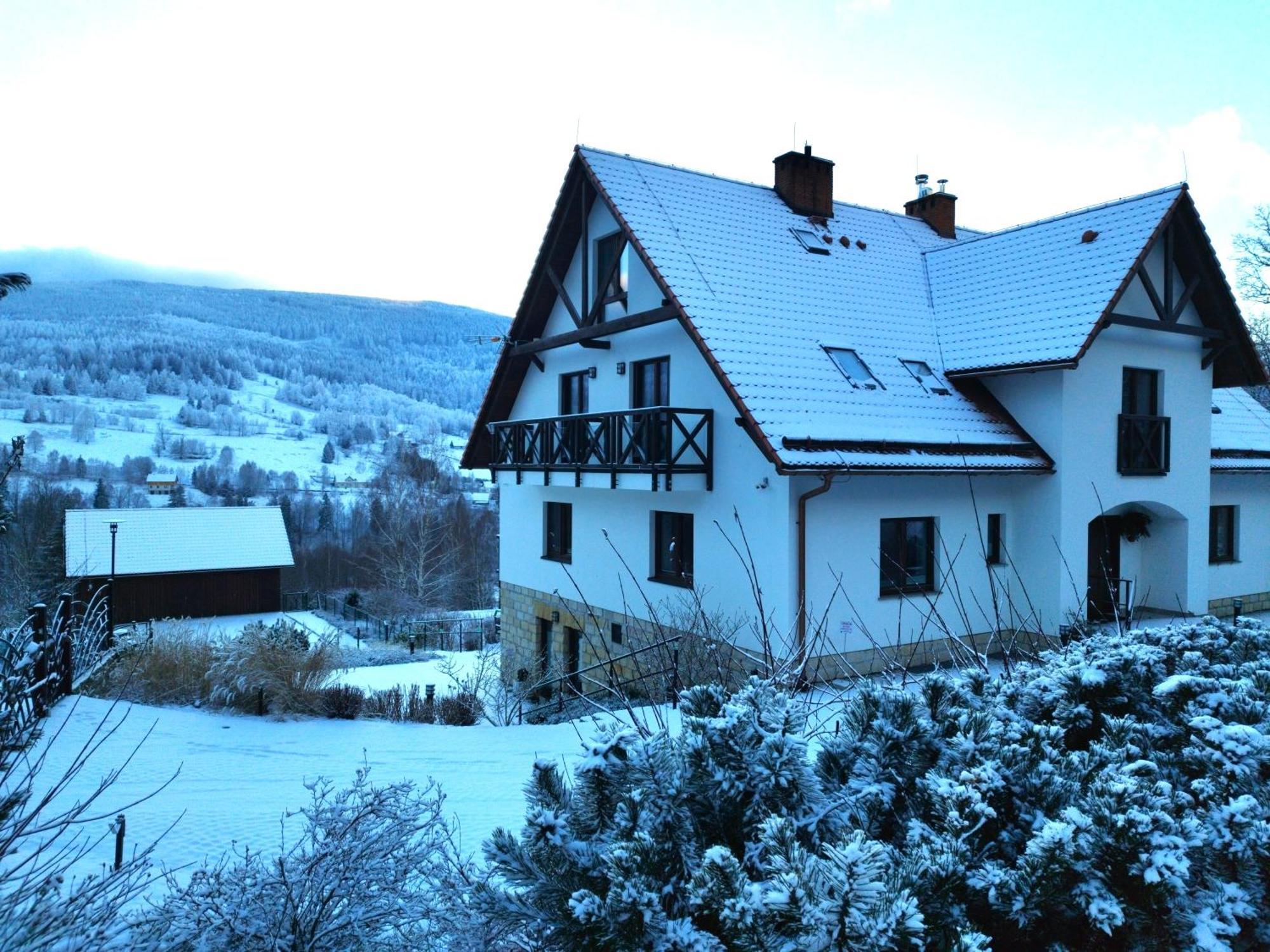 Apartamety I Pokoje Goscinne Na Jaskolczej Сверадув-Здруй Экстерьер фото
